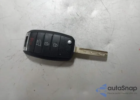 2018 Kia Sorento 2.4L L z USA, uszkodzony, nr VIN 5XYPG4A35JG430757